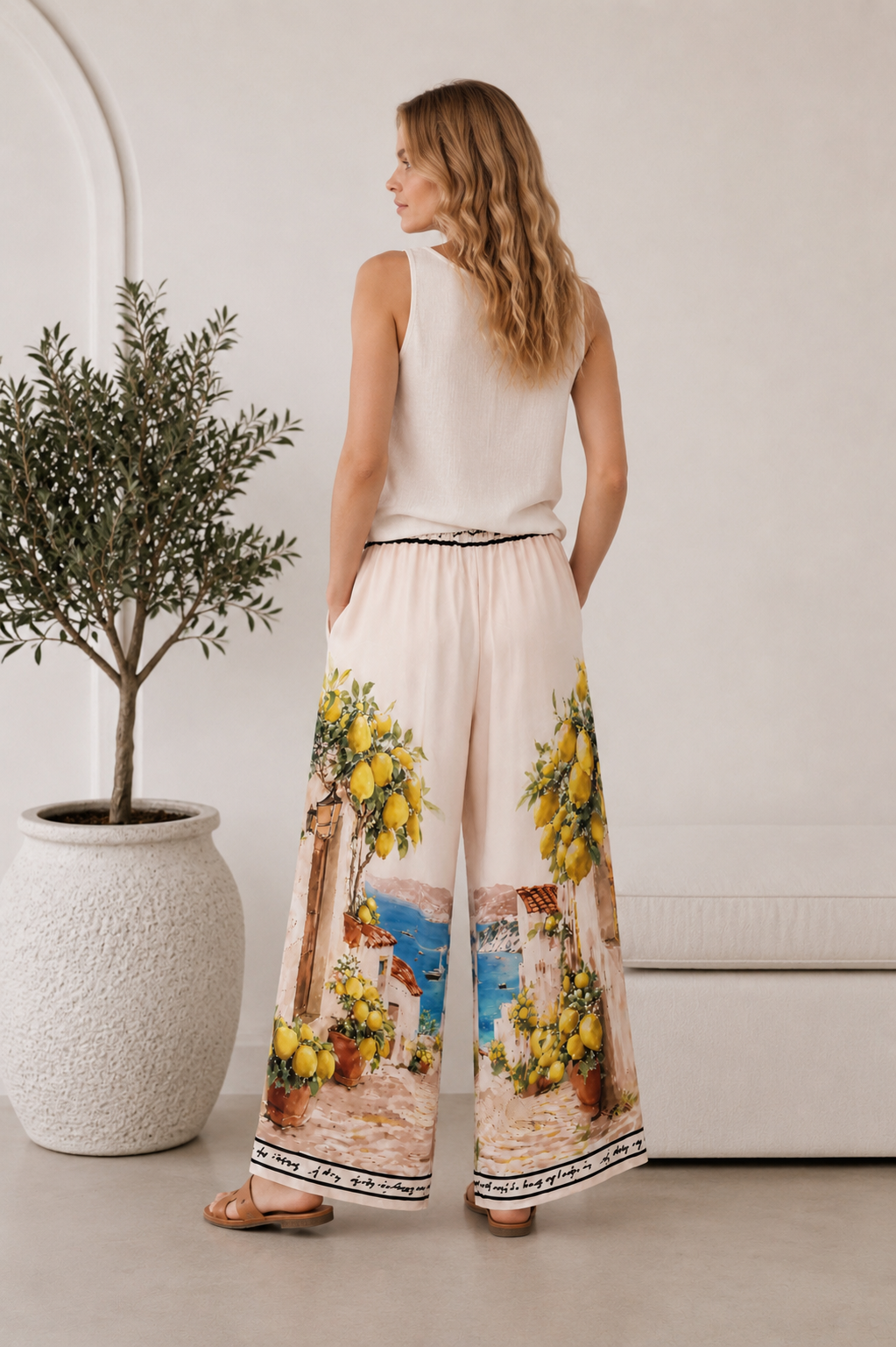 Hose mit Zitronenprint Beige